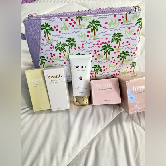 Beaut Beauty Co Other - Beaut Skincare Set with Tropical Bag